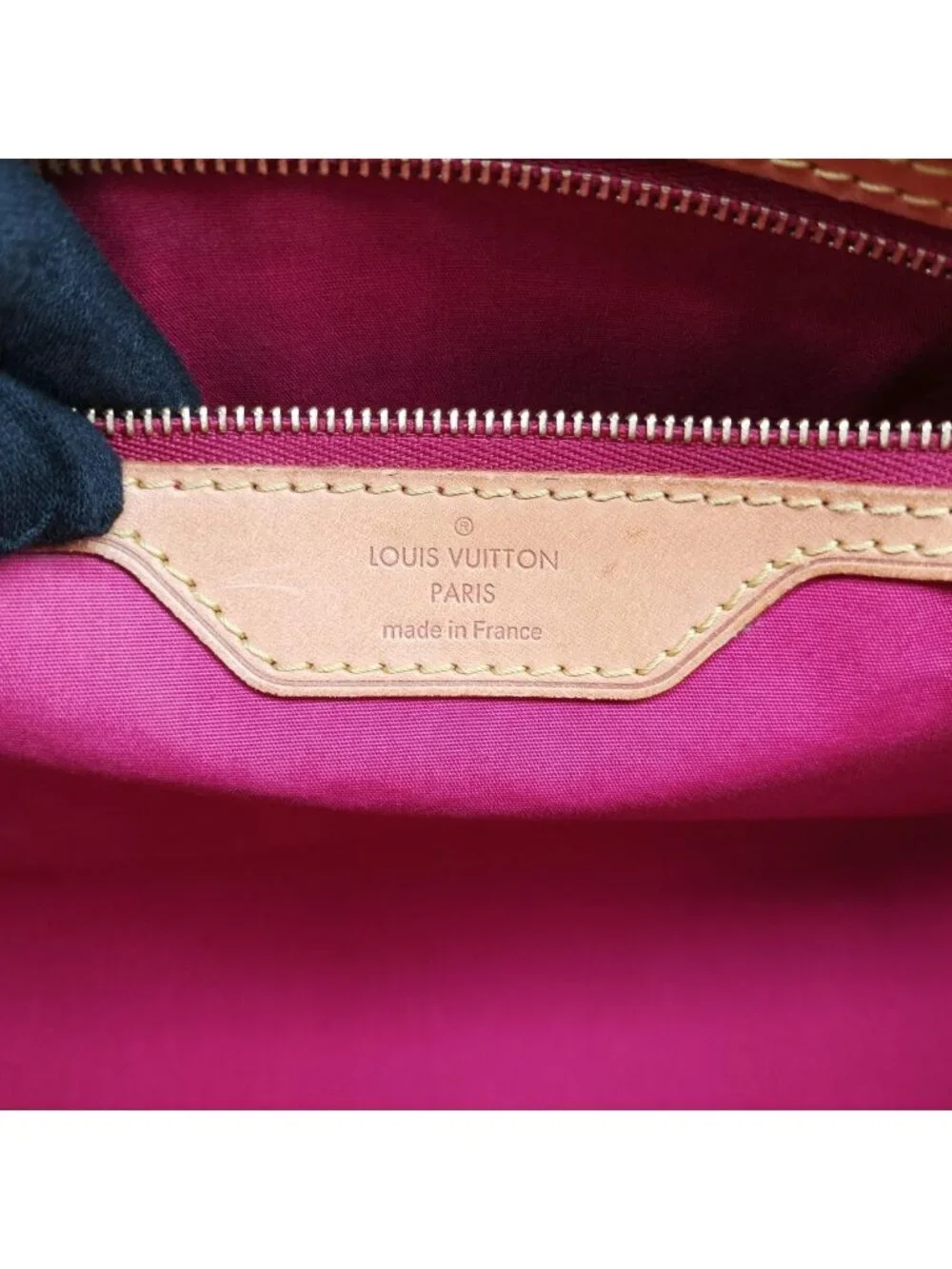 Louis Vuitton Blair MM Rose Indien Vernis Shoulder